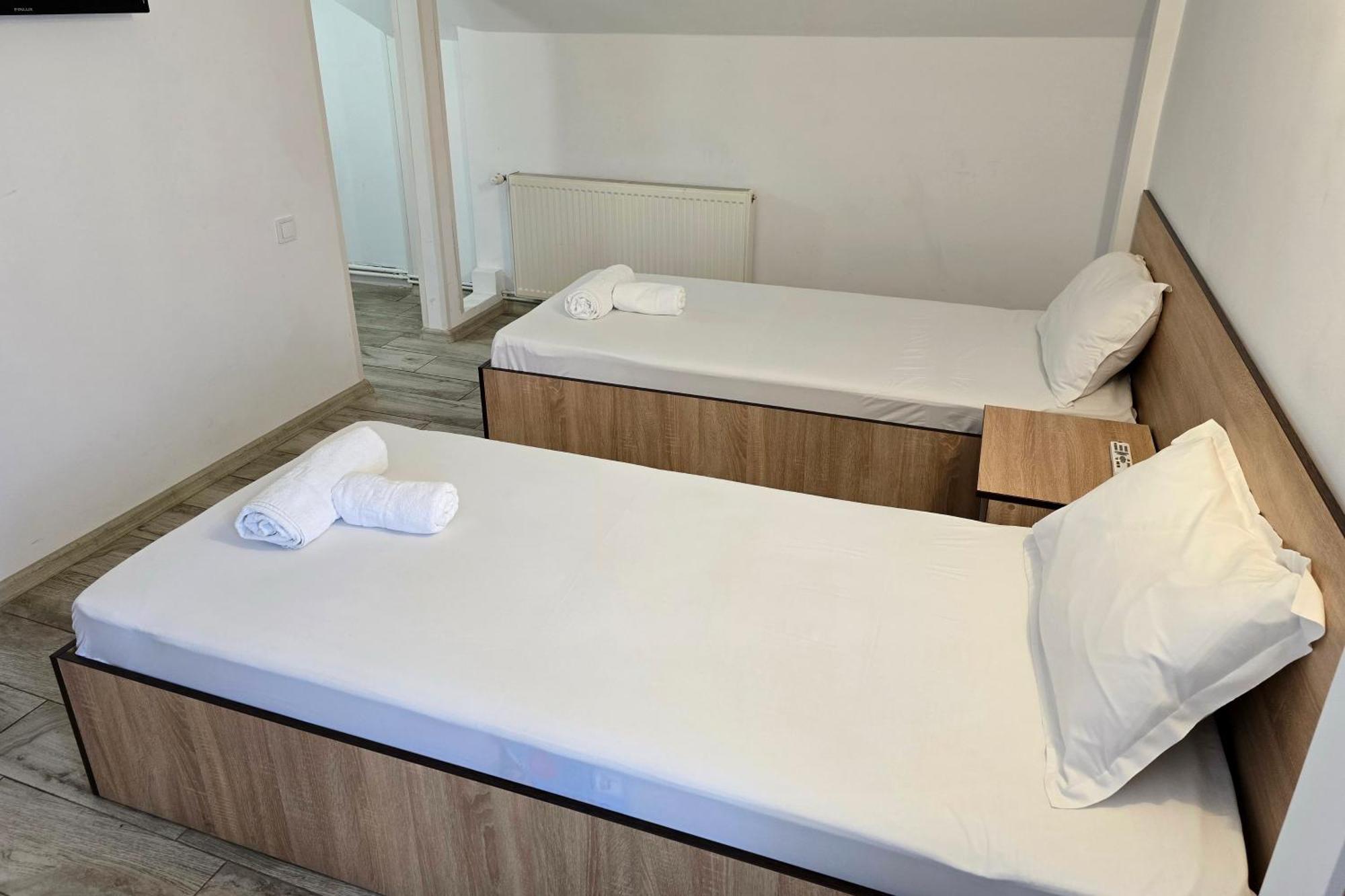 Flamingo Hotel Pitesti Ngoại thất bức ảnh