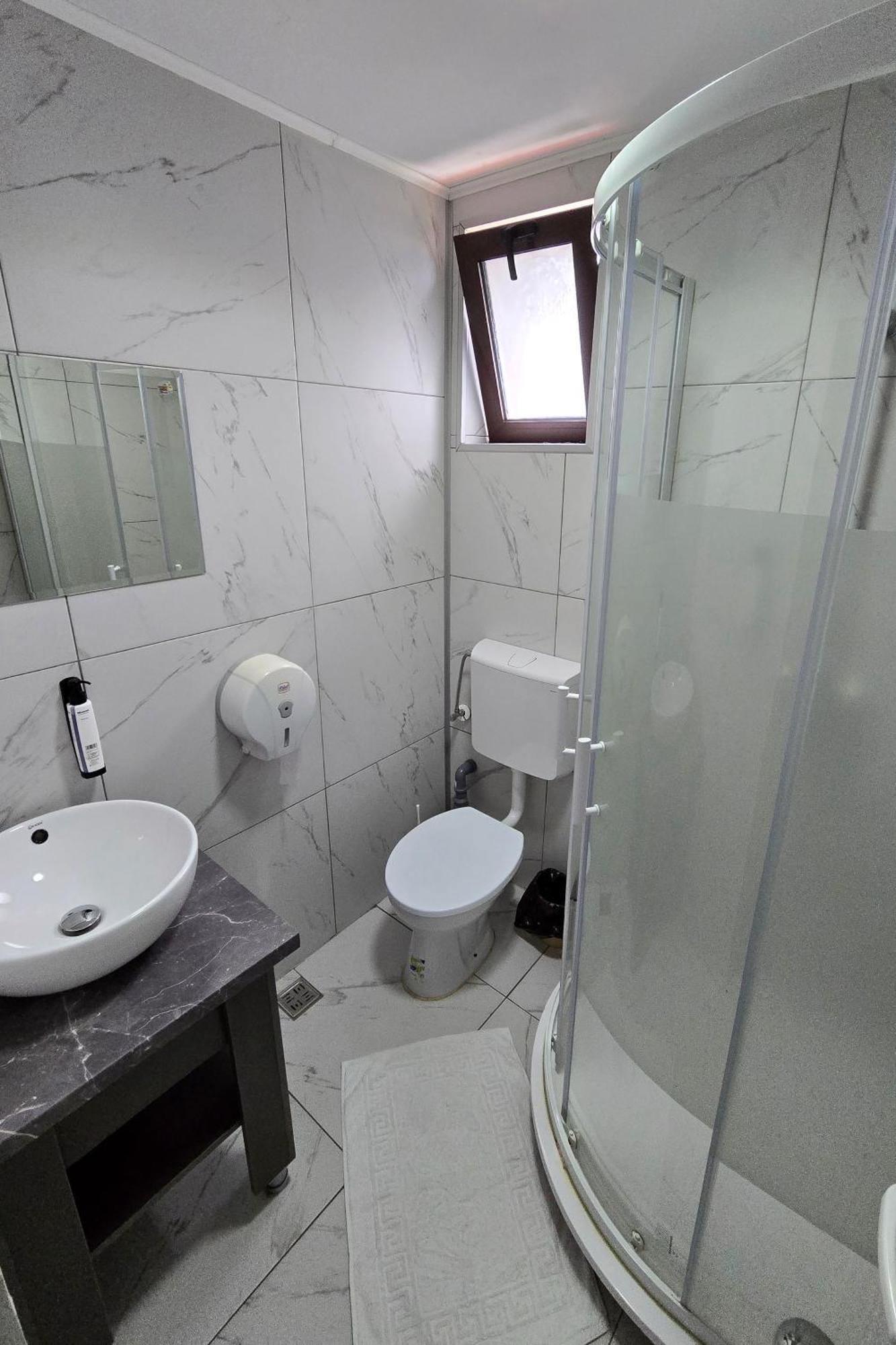 Flamingo Hotel Pitesti Ngoại thất bức ảnh