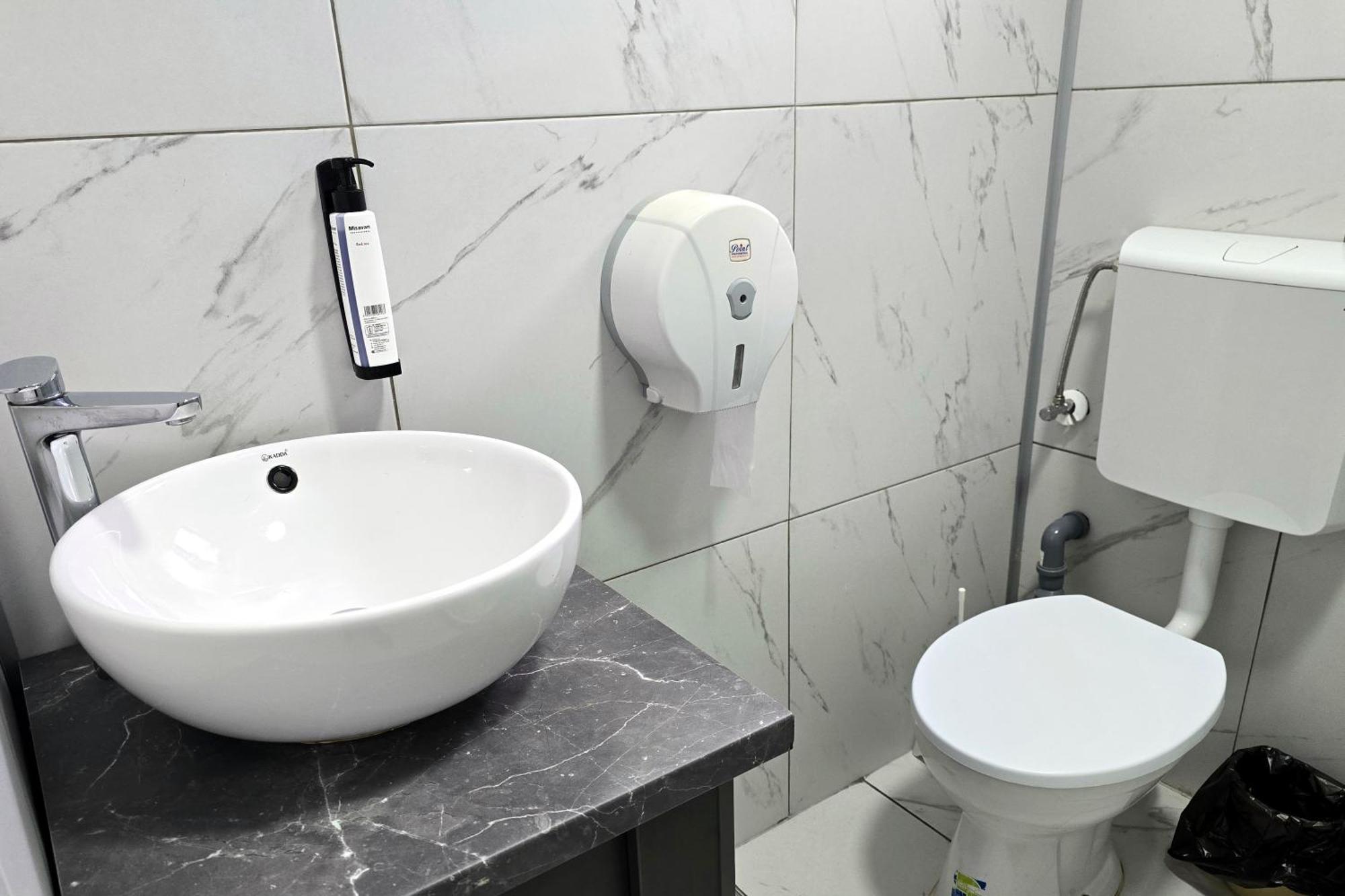 Flamingo Hotel Pitesti Ngoại thất bức ảnh
