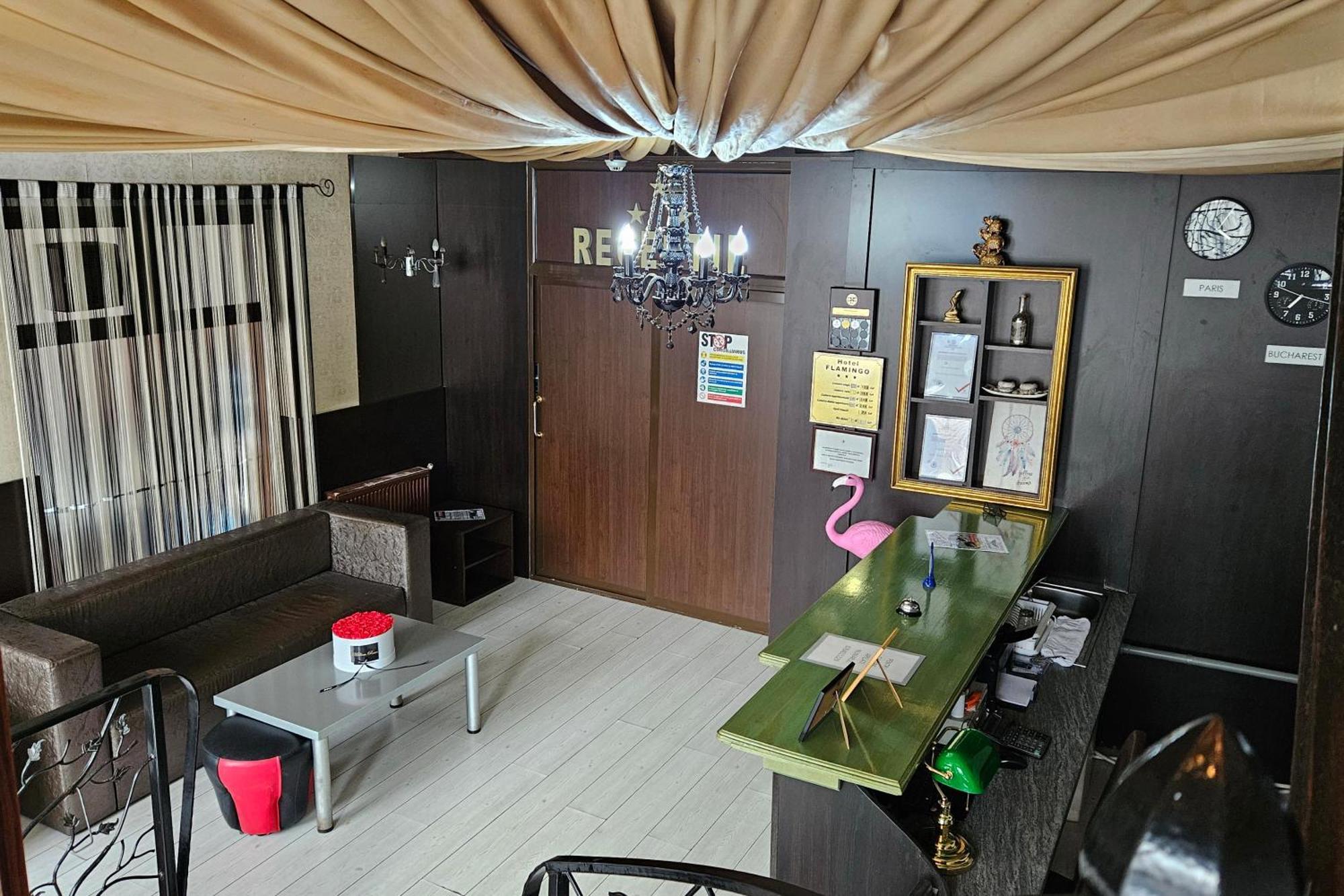 Flamingo Hotel Pitesti Ngoại thất bức ảnh